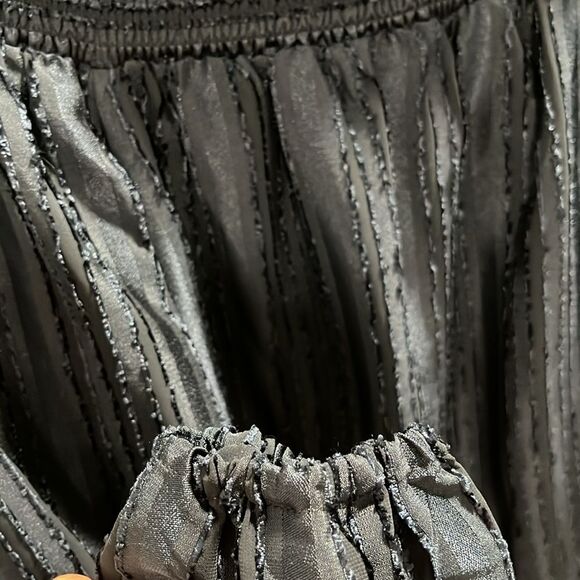 PARKER (NWT) Smocked Off-The-Shoulder Smocked Neck Navy Blouse, Striped, Size S - Picture 3 of 11